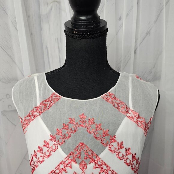 NWT Cynthia Vincent Twelfth Street White Red Floral Embroidered Boho Tank Top S - Picture 2 of 14